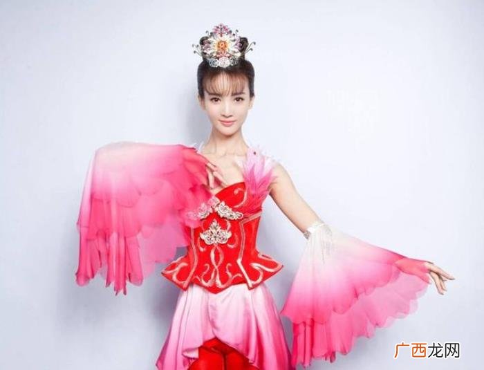金晨第一次，金晨自曝第一次拍戏爱上对方男演员