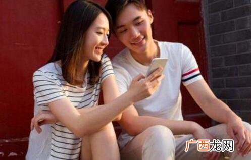 和女生从朋友到恋人,要学会升高关系迈过友谊区