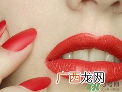 嘴唇干裂出血是什么原因?嘴唇干裂出血是怎么回事?