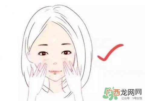 护肤品正确使用手法 别再错误护肤啦