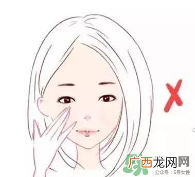 护肤品正确使用手法 别再错误护肤啦