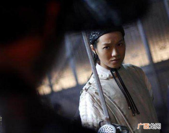 周一围助理，朱丹为什么力挺和女助理共用一根吸管的周一围