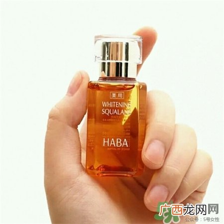 美容油用在护肤第几步?美容油和精华液的区别