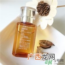美容油用在护肤第几步?美容油和精华液的区别