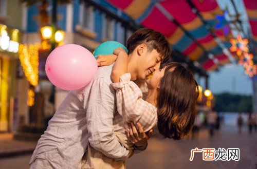 第一次送女生礼物送什么好？