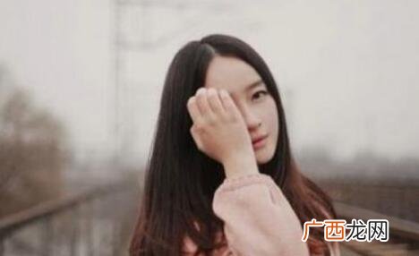死皮赖脸追女生好不好？怎么死皮赖脸追女生
