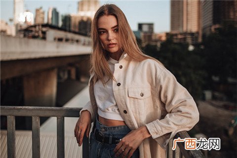 怎么夸一个女生？一个公式学会高级夸人！