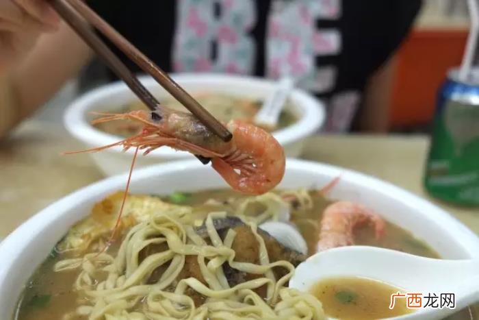鹿晗吃海鲜，在普陀吃到鹿晗、邓超、陈赫同一碗海鲜面