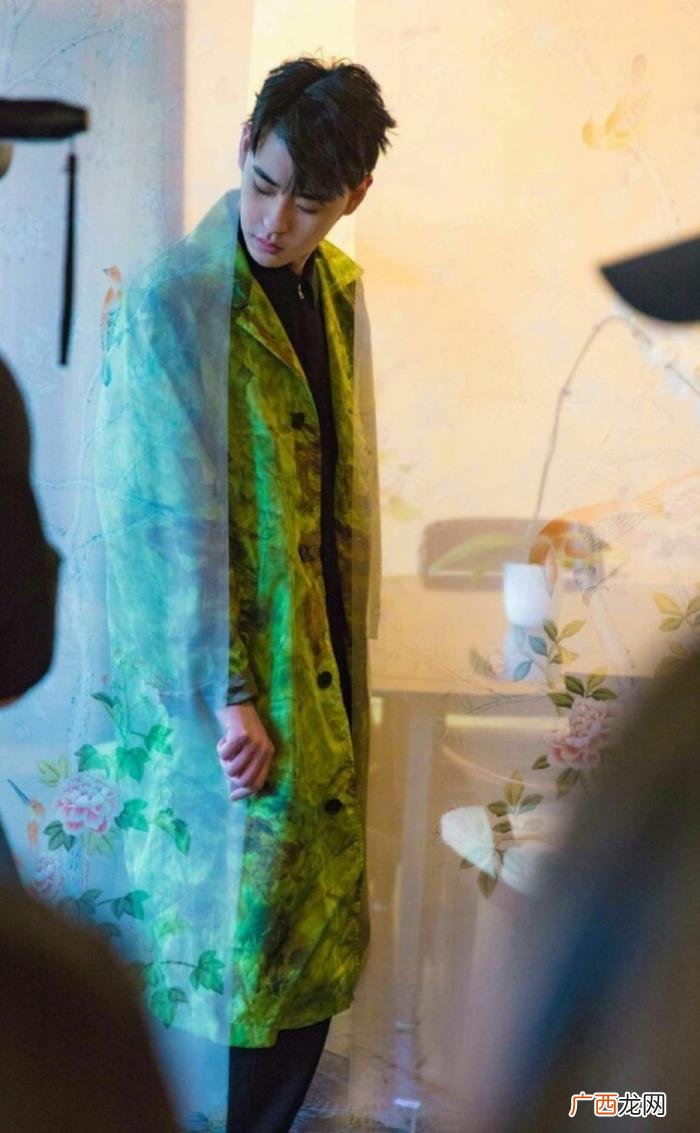 张云雷人气，张云雷人气依旧数据亮眼时尚芭莎第一彩妆第二