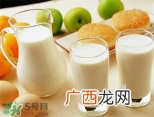 纯牛奶可以做面膜吗?纯牛奶做面膜后还用洗掉吗?