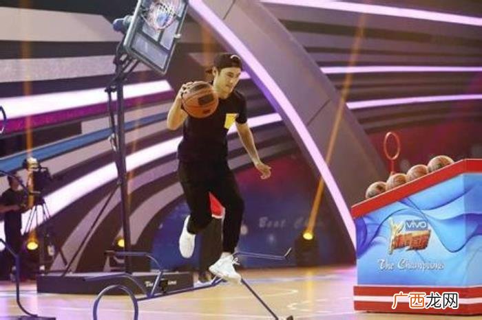 宋茜贾乃亮，贾乃亮、宋茜、丁川和奥尼尔篮球比赛