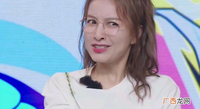 李一桐杨洋，杨洋为宣传新戏在现场和李一桐大演偶像剧