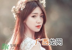 脸上长白头粉刺是什么原因?脸上长白头粉刺怎么办?