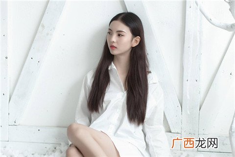 如何夸一个刚认识的女生？细看高情商的人都是怎么夸别人的！