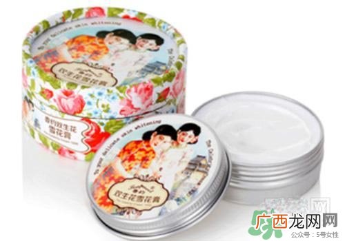 雪花膏适合油性皮肤吗？油性皮肤可以用雪花膏吗？