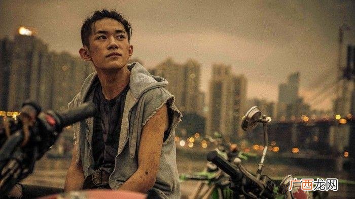 王俊凯多高，王俊凯、千玺和162周冬雨看着差不多高