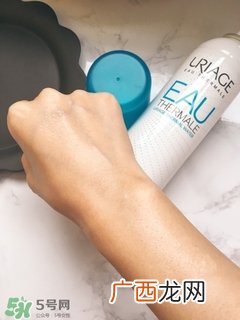 依泉和雅漾哪个好？依泉和雅漾喷雾哪个好？