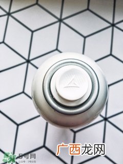 依泉和雅漾哪个好？依泉和雅漾喷雾哪个好？