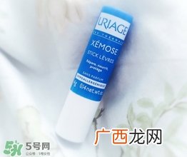 依泉和dhc唇膏哪个好？依泉唇膏和dhc唇膏哪个好？