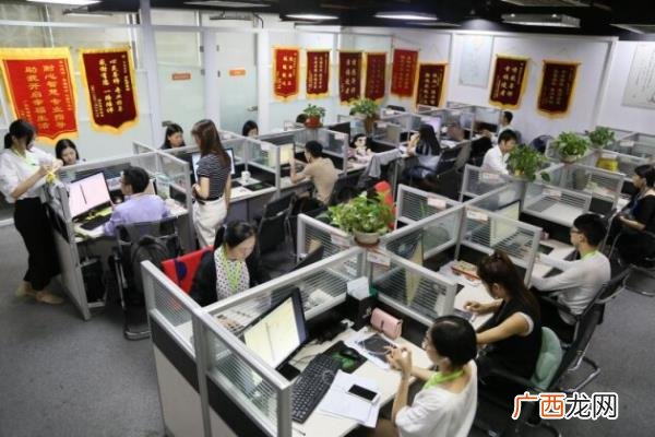 爱情需要经营需要双方做到，美好的婚姻需要夫妻双方的共同经营