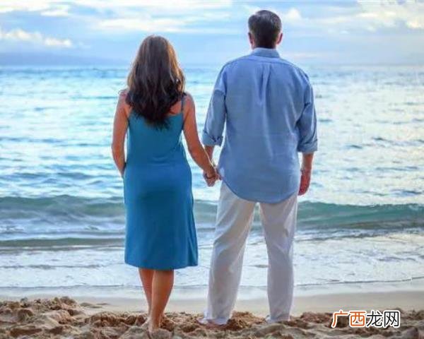 爱情和婚姻是两码事，婚姻和爱情是两码事