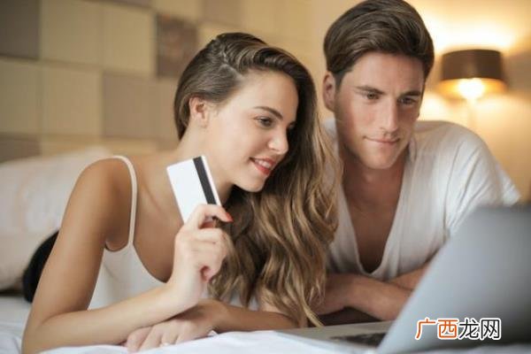 爱情和结婚是两码事，婚姻和爱情其实是两回事
