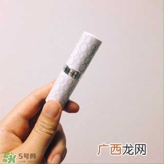 雅顿8小时唇膏真假 雅顿8小时唇膏真假鉴别