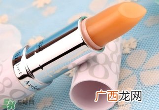 雅顿8小时唇膏真假 雅顿8小时唇膏真假鉴别