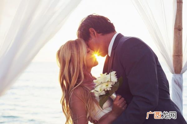 爱情婚姻和家庭的关系，你怎么理解婚姻和爱情的关系