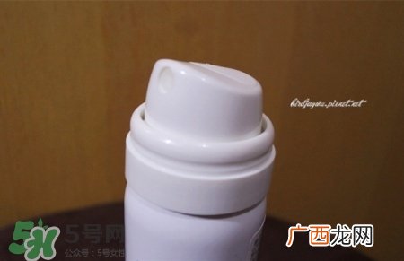 理肤泉喷雾真假辨别图对比