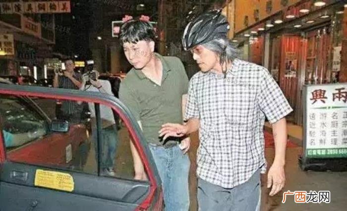 周星驰身家，来看看身家十几亿的周星驰开什么车