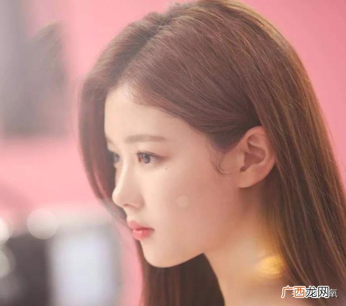 吴倩黄子韬,揭杨幂发际线、戳吴倩额头的黄子韬