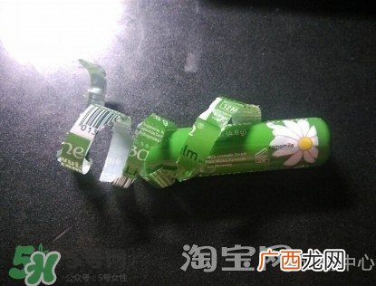 小甘菊唇膏小孩能用吗？herbacin贺本清小甘菊唇膏小孩可以用吗？