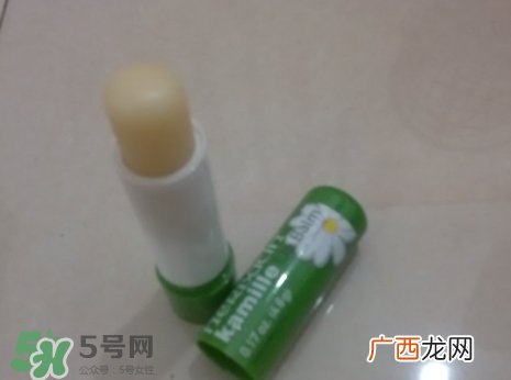 贺本清小甘菊唇膏生产日期怎么看？德国herbacin唇膏保质期