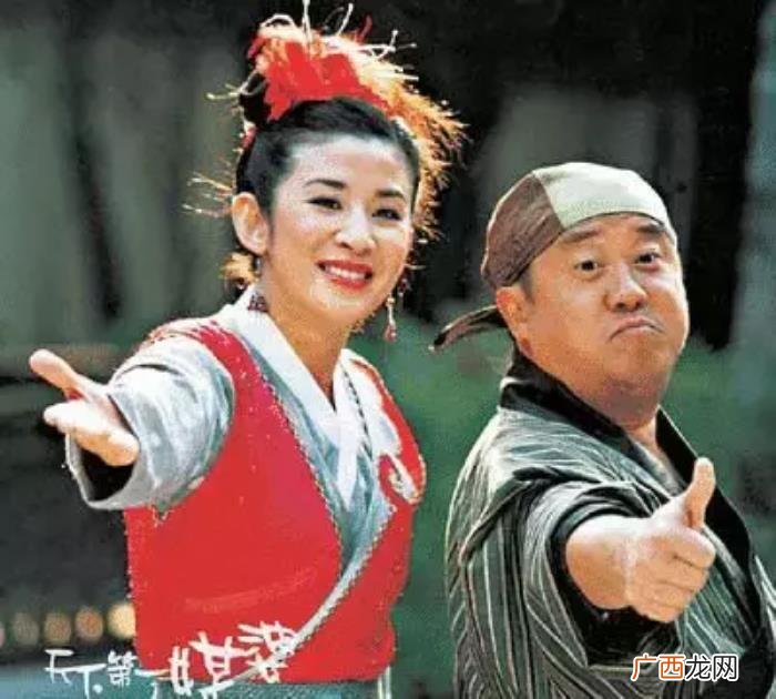 吴君如老公，53岁吴君如为满头白发的老公庆生