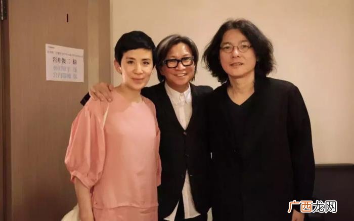 吴君如老公，53岁吴君如为满头白发的老公庆生