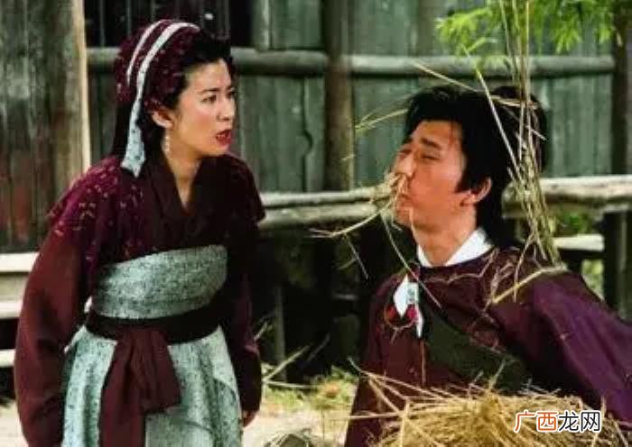 吴君如老公，53岁吴君如为满头白发的老公庆生
