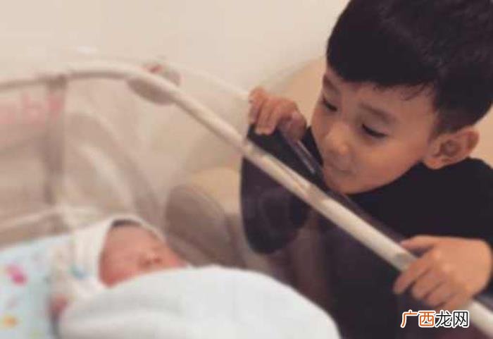主持人李晨，主持人李晨ins发照力证好男人身份