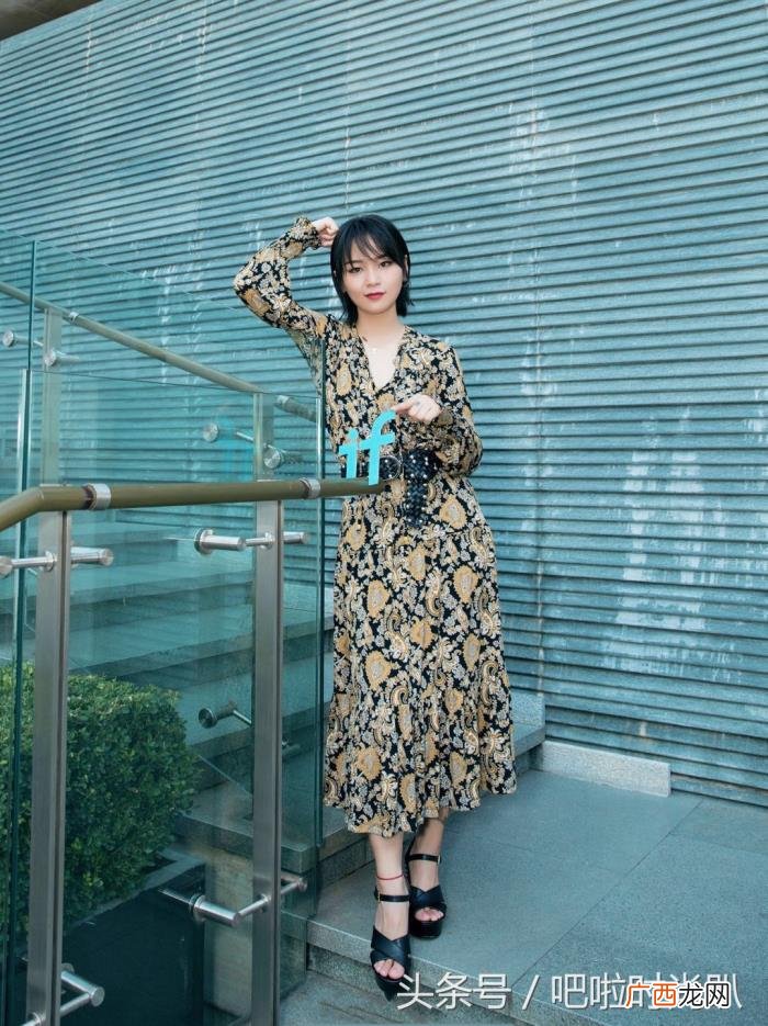 周笔畅瘦了，周笔畅瘦了20斤后竟然美出女人味