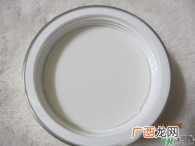 雅诗兰黛红石榴系列真假 雅诗兰黛红石榴系列真假鉴别