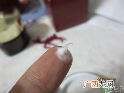 雅诗兰黛红石榴系列真假 雅诗兰黛红石榴系列真假鉴别