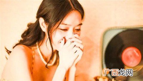 女生不主动但积极回复说明什么？