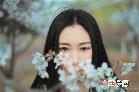 女生不主动但积极回复说明什么？