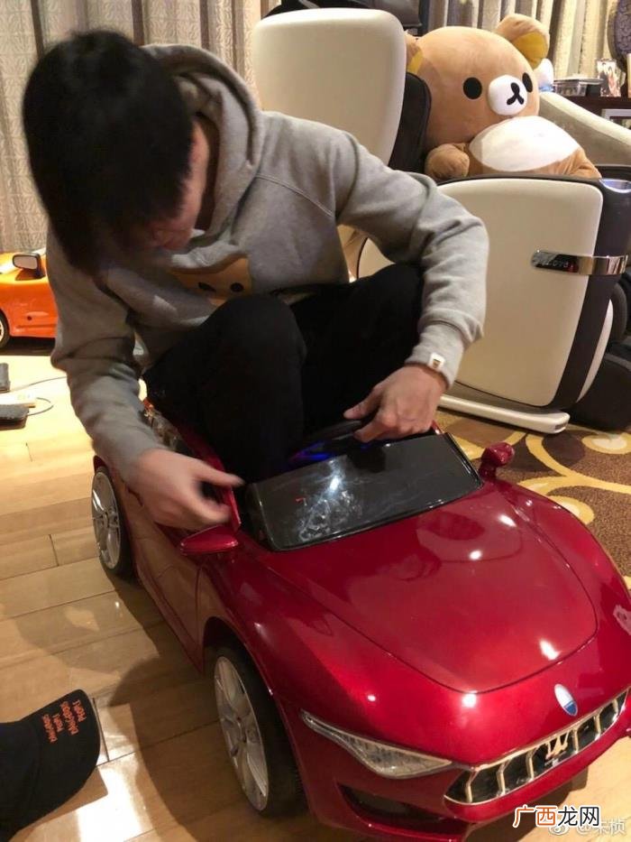 朱桢薛之谦，薛之谦在朱桢家开签售会大哥待遇太好羡...
