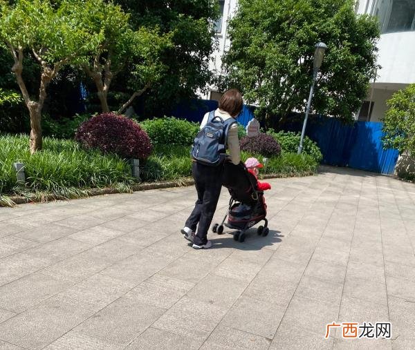 成天因为公婆跟男人吵架，因公婆给孩子玩手机跟老公吵架