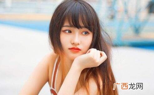 女生暗示买东西给她什么意思？要不要拒绝