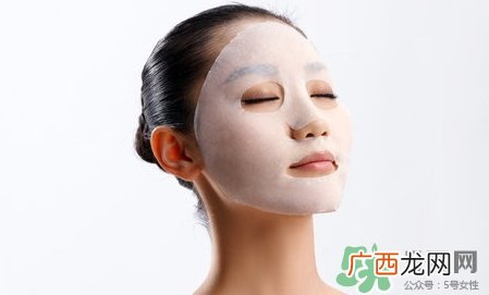 用面膜后脸上长痘痘是怎么回事?怎么办?