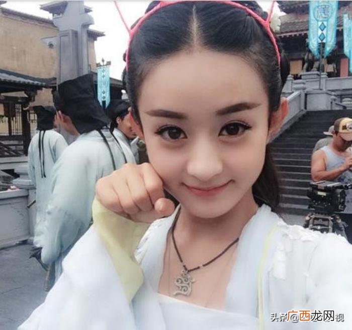 赵丽颖六一，六一儿童节赵丽颖傲娇晒六一儿童节萌照