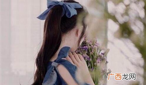 跪舔什么意思？追女生真的不能跪舔吗？