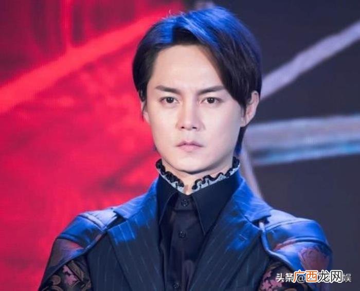王一博门票，王一博珠海摩托赛门票高达￥5885